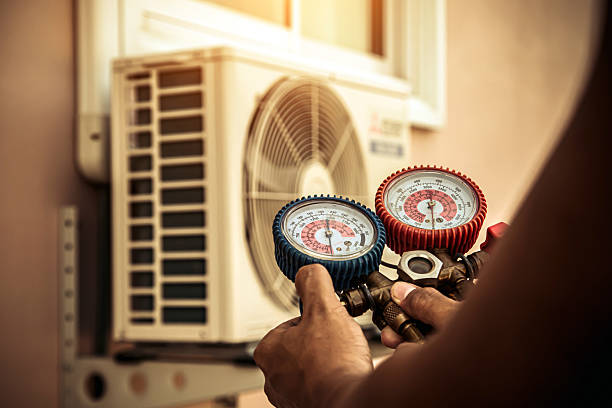 Professional Ductwork Repair technician working in Etoile, TX